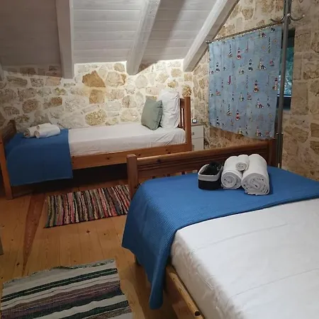 Vako Vathi (Meganisi)