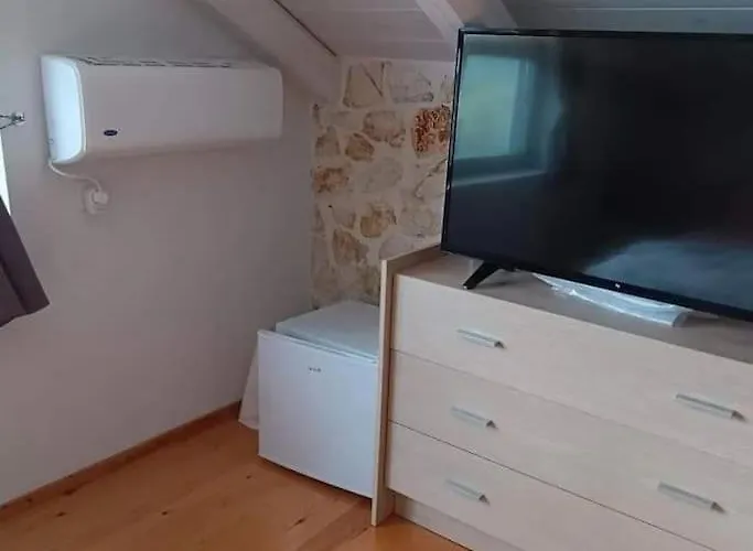 Vako * Vathi (Meganisi)